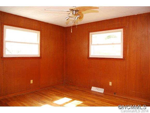 143 Aiken Road Rosman, NC 28772 - Photo 10 of 12 Gallery Image 10
