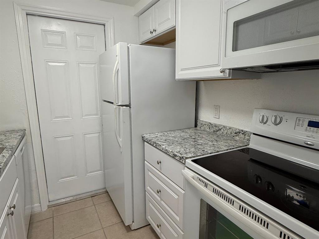 4934 Getner Street New Port Richey, FL 34652 - Photo 11 of 22 Gallery Image 11