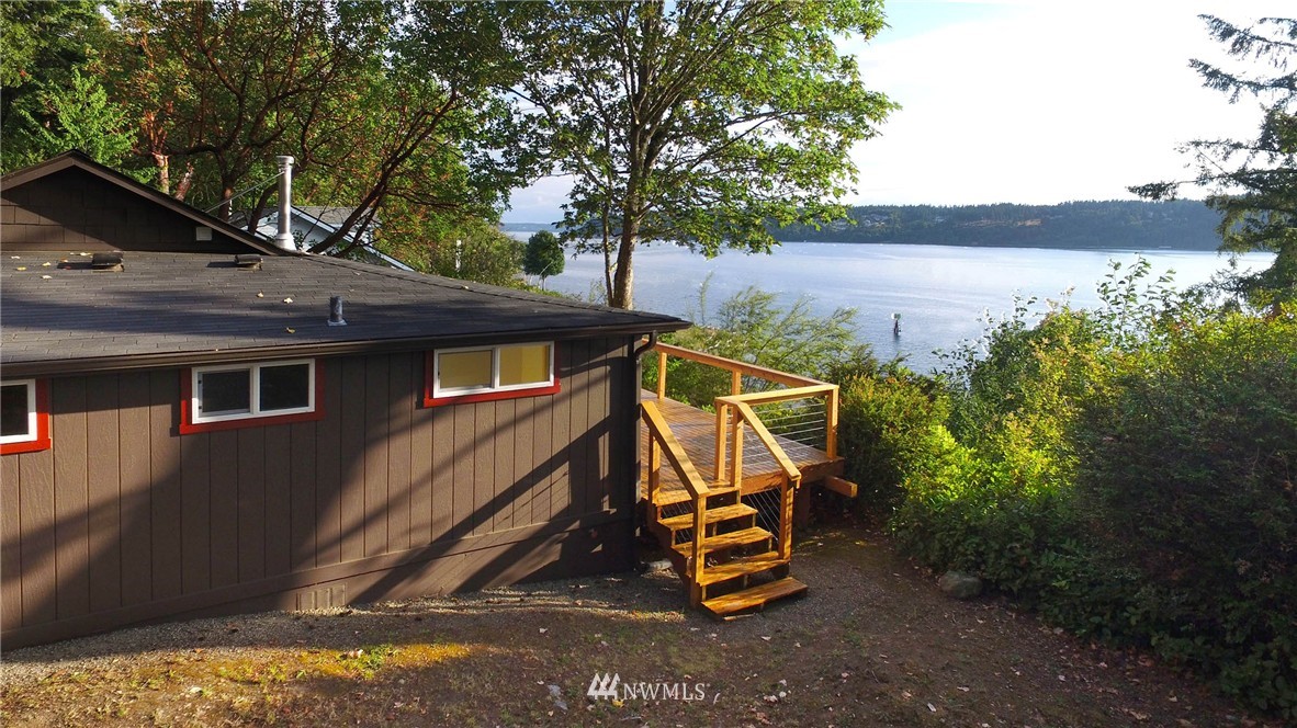 23035 Raymond Road Southwest Vashon, WA 98070 - Photo 2 of 25