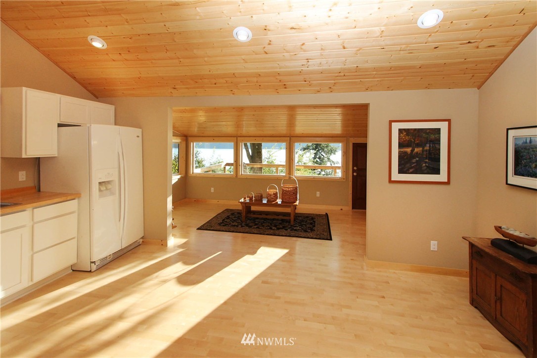 23035 Raymond Road Southwest Vashon, WA 98070 - Photo 12 of 25