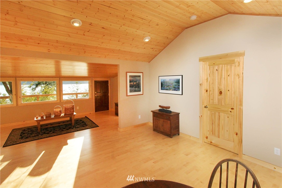 23035 Raymond Road Southwest Vashon, WA 98070 - Photo 13 of 25