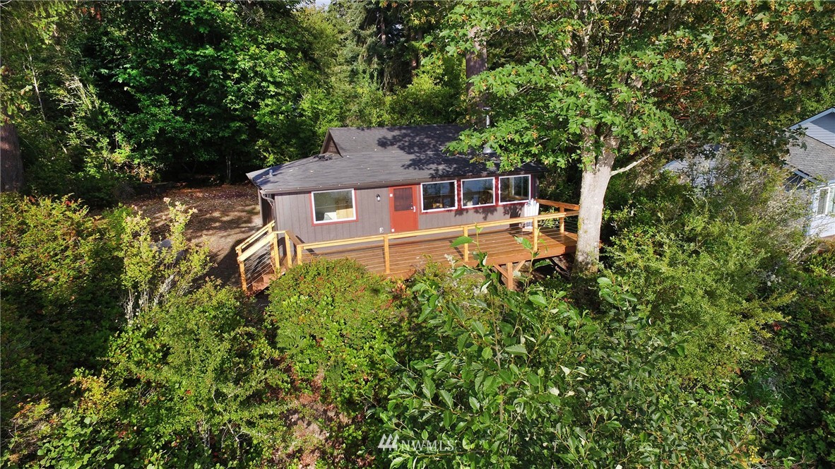 23035 Raymond Road Southwest Vashon, WA 98070 - Photo 3 of 25