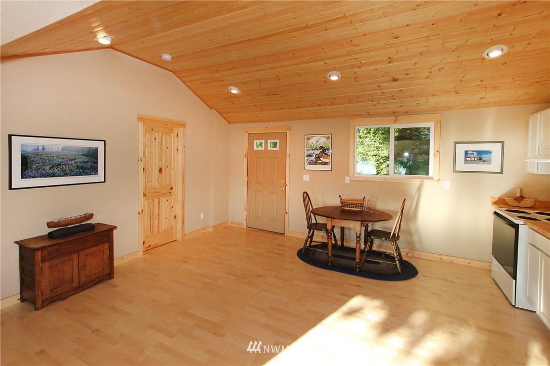 23035 Raymond Road Southwest Vashon, WA 98070 - Photo 9 of 25