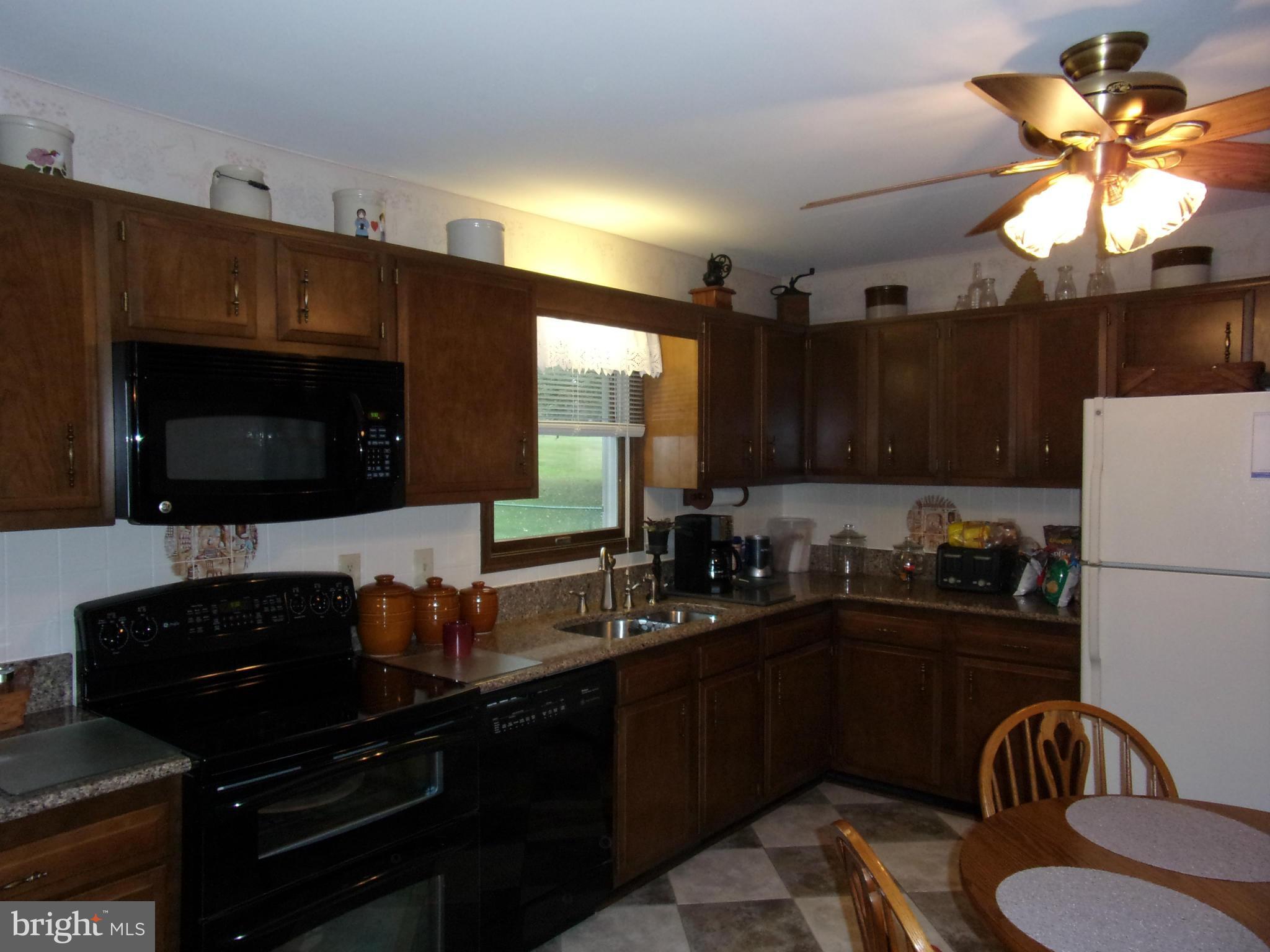 15304 Dellinger Road Williamsport, MD 21795 - Photo 11 of 30 Kitchen