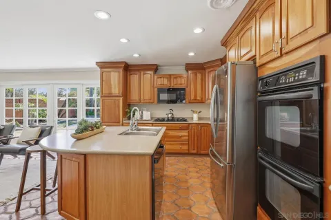 $1,549,000 | 10325 Avenida Magnifica, San Diego, CA 92131
