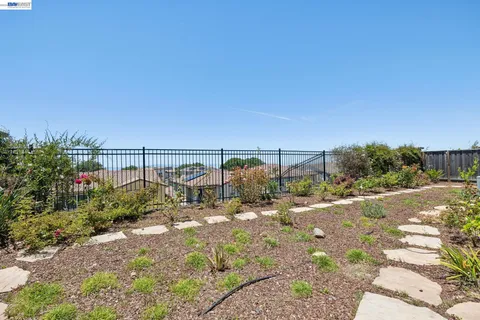 $2,599,000 | 5 Stirling Way, Hayward, CA 94542