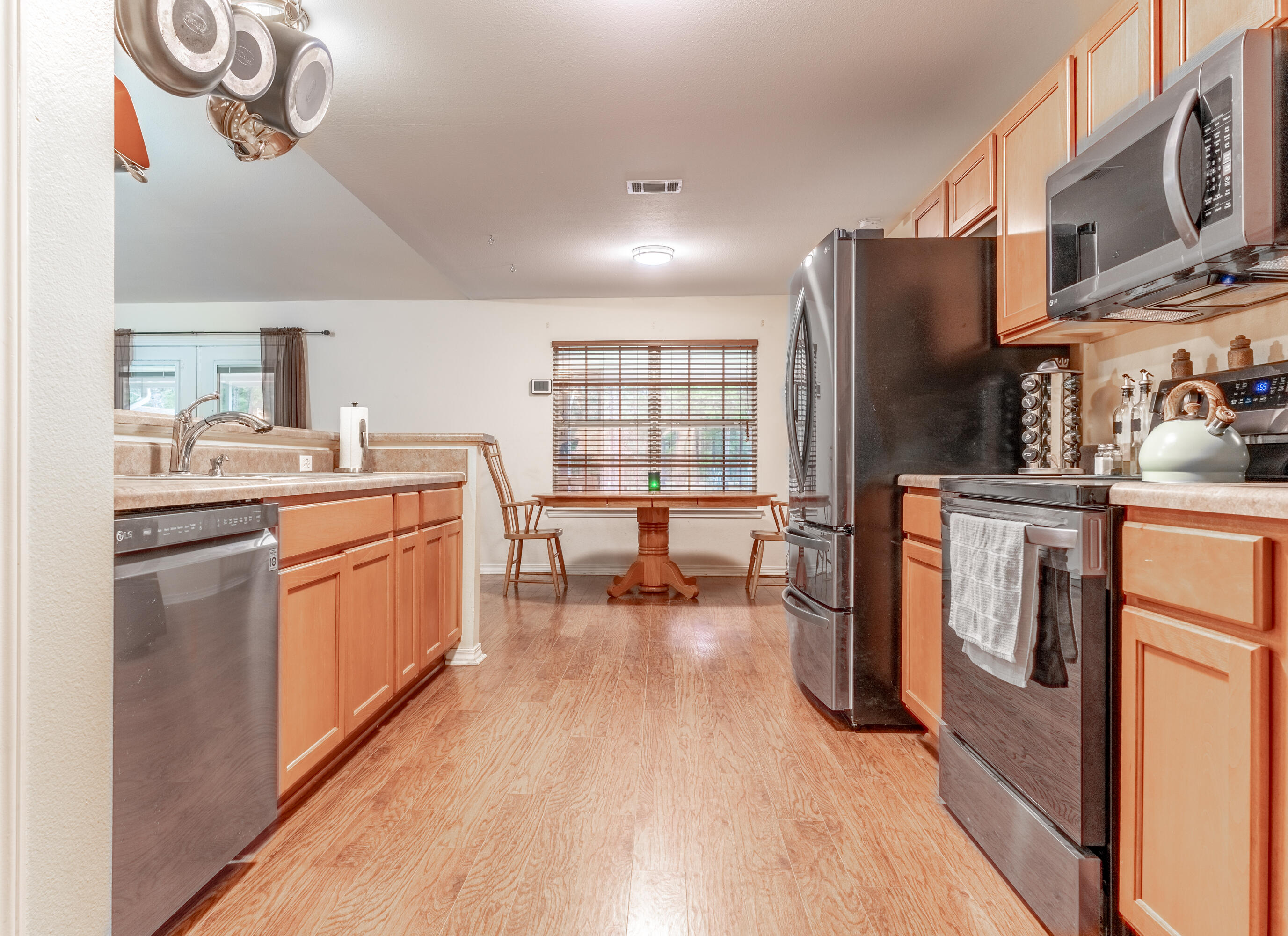 4037 Randi Road Crestview, FL 32539 - Photo 12 of 44 SS Appliance Suite