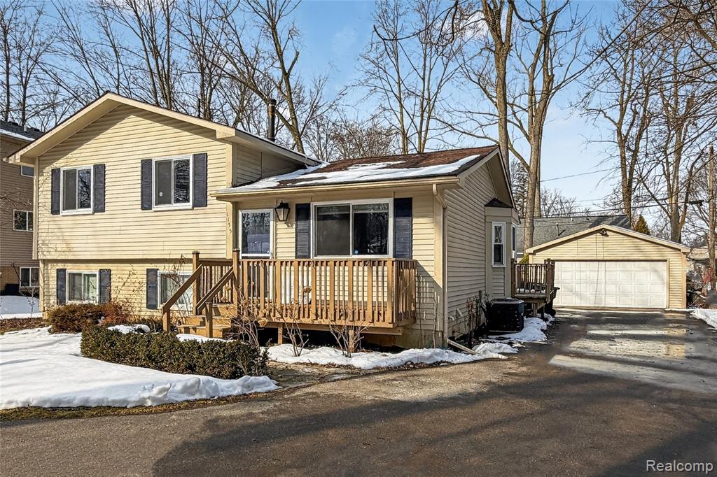 1155 Seabury Drive Lake Orion, MI 48362 - Photo 2 of 41
