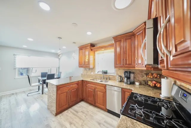 $449,900 | 7122 Agatite Avenue, Norridge, IL 60706