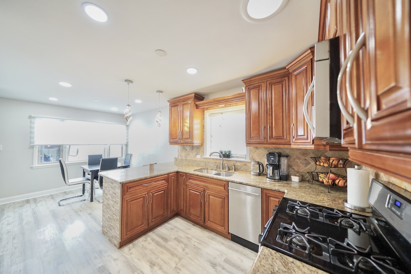 7122 Agatite Avenue Norridge, IL 60706 - Photo 14 of 64