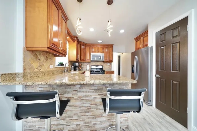 $449,900 | 7122 Agatite Avenue, Norridge, IL 60706