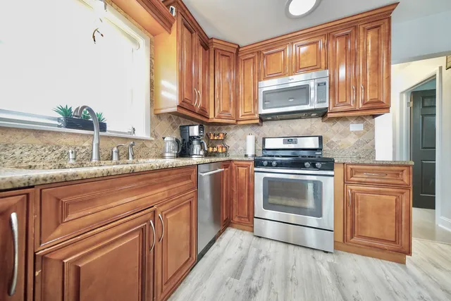 $449,900 | 7122 Agatite Avenue, Norridge, IL 60706