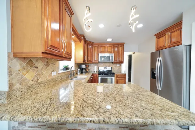 $449,900 | 7122 Agatite Avenue, Norridge, IL 60706