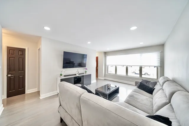 $449,900 | 7122 Agatite Avenue, Norridge, IL 60706