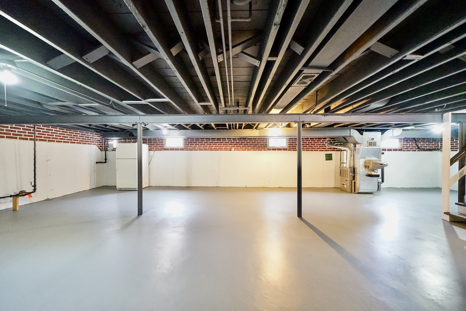 7122 Agatite Avenue Norridge, IL 60706 - Photo 49 of 64 a view of a garage