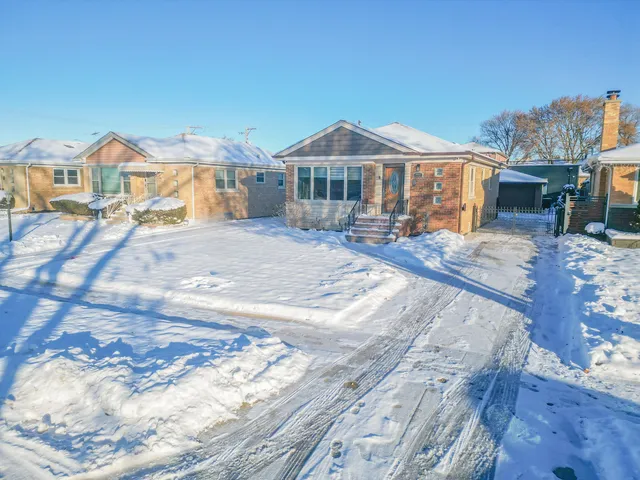 $449,900 | 7122 Agatite Avenue, Norridge, IL 60706