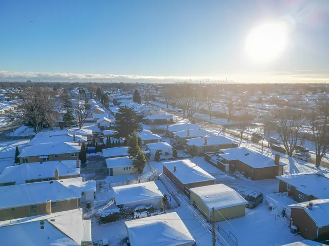 $449,900 | 7122 Agatite Avenue, Norridge, IL 60706