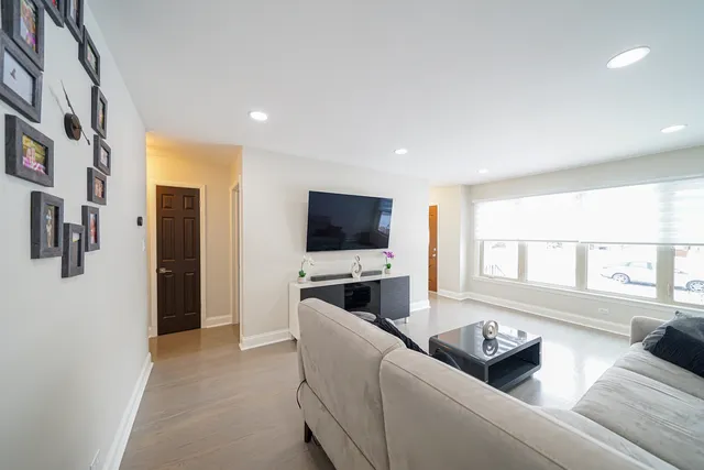 $449,900 | 7122 Agatite Avenue, Norridge, IL 60706