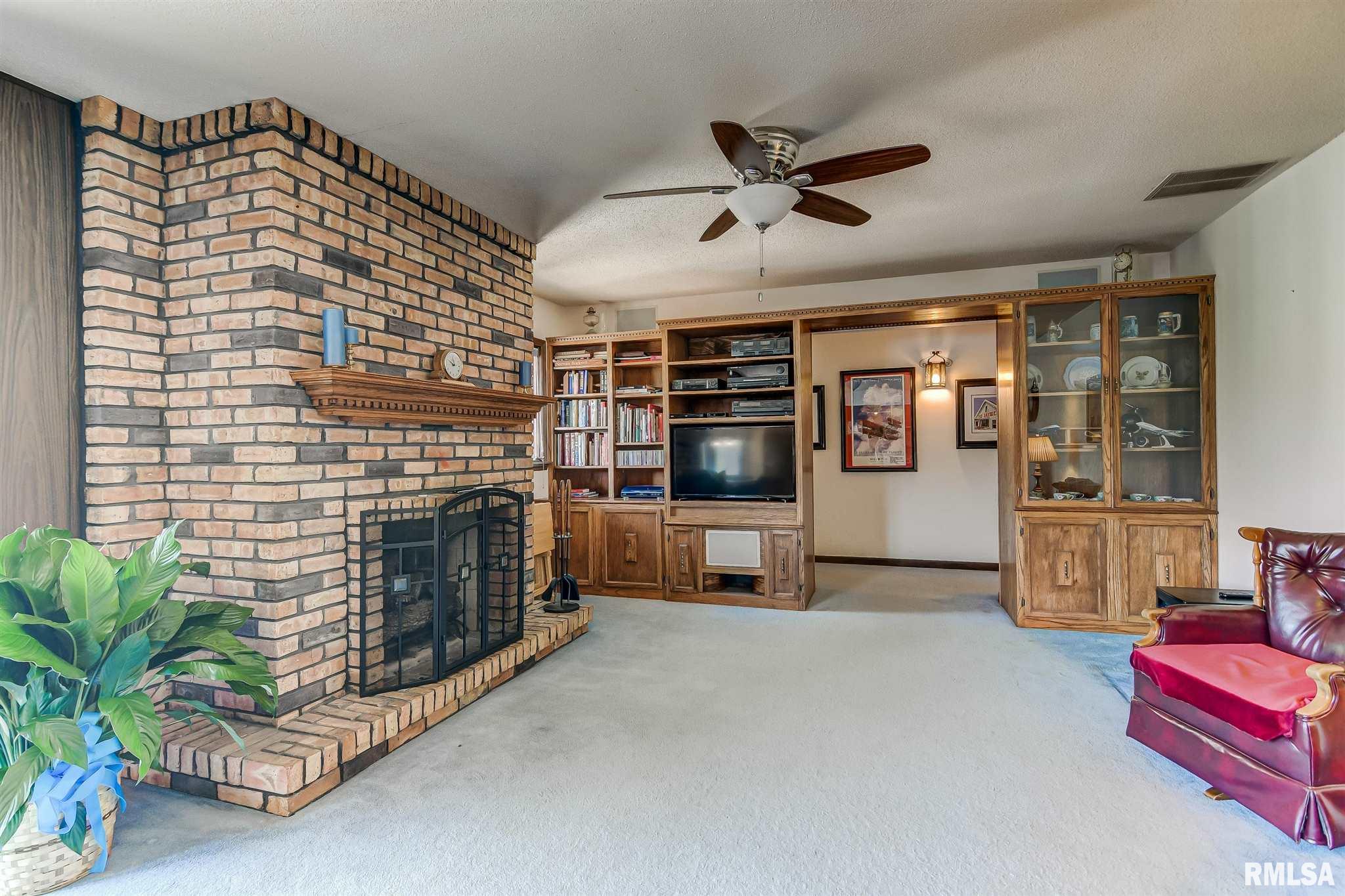 990 Gabbert Road Springfield, IL 62707 - Photo 21 of 49 Gallery Image 21