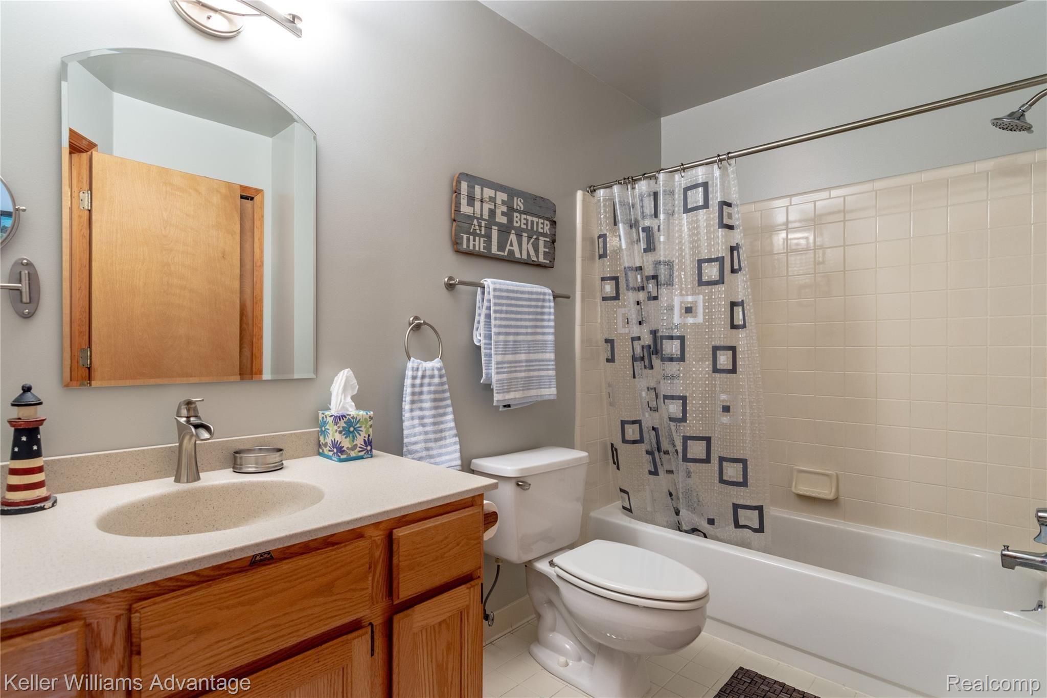 3161 Smugglers Ridge Walled Lake, MI 48390 - Photo 16 of 26 Full Bath