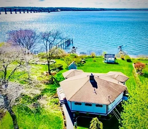 $2,299,000 | 213 Seaside Drive, Jamestown, RI 02835