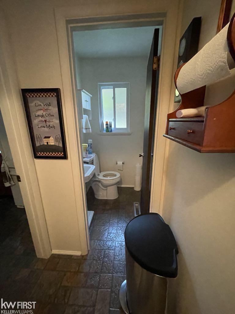 1231 Elms Road Flint, MI 48532 - Photo 15 of 30 50159466-5c2cbbaf-faef-456b-beb2-0b532b956b60.JPG