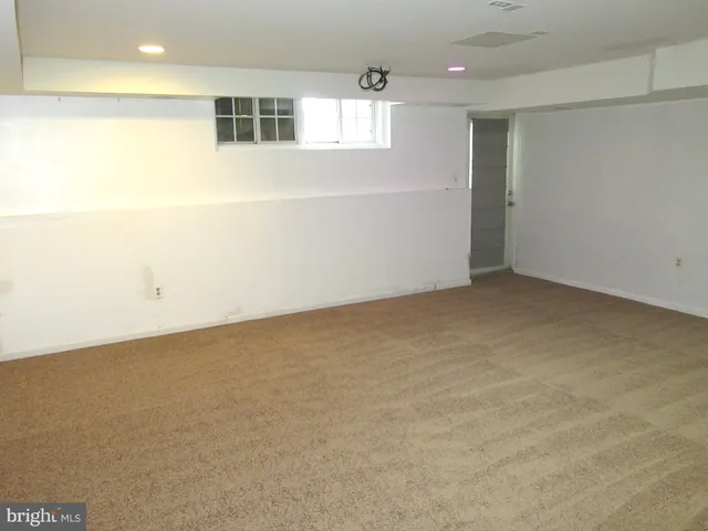 $2,100 | 4 Winton Lane, Newark, DE 19702