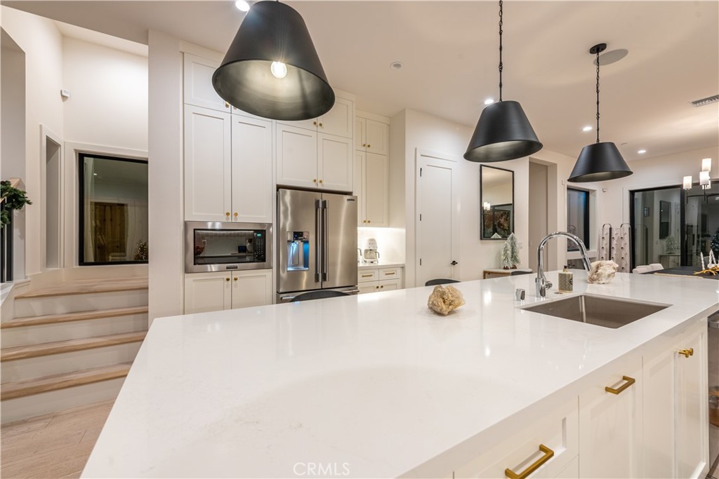 603 Delaware Street Huntington Beach, CA 92648 - Photo 9 of 32