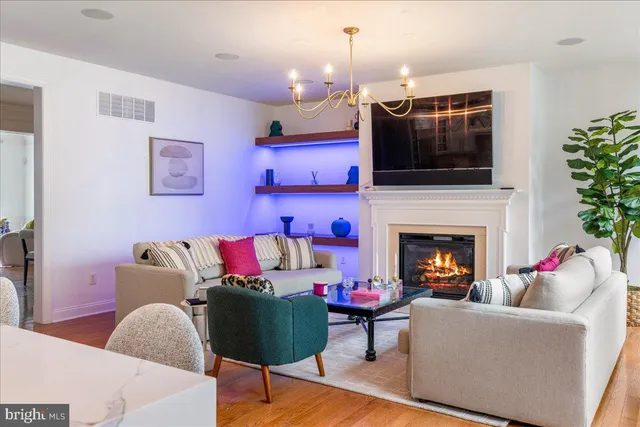 $1,120,000 | 206 Paxon Alley, Unit 51, Newtown, PA 18940