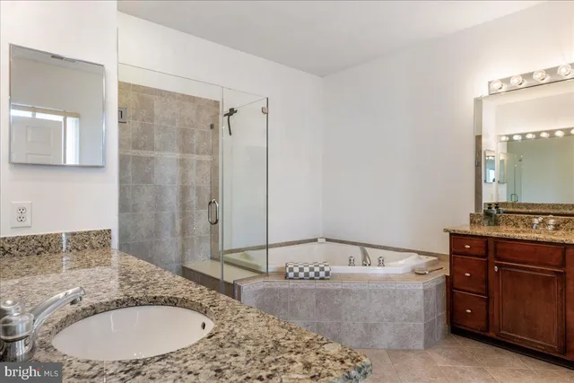 $1,120,000 | 206 Paxon Alley, Unit 51, Newtown, PA 18940