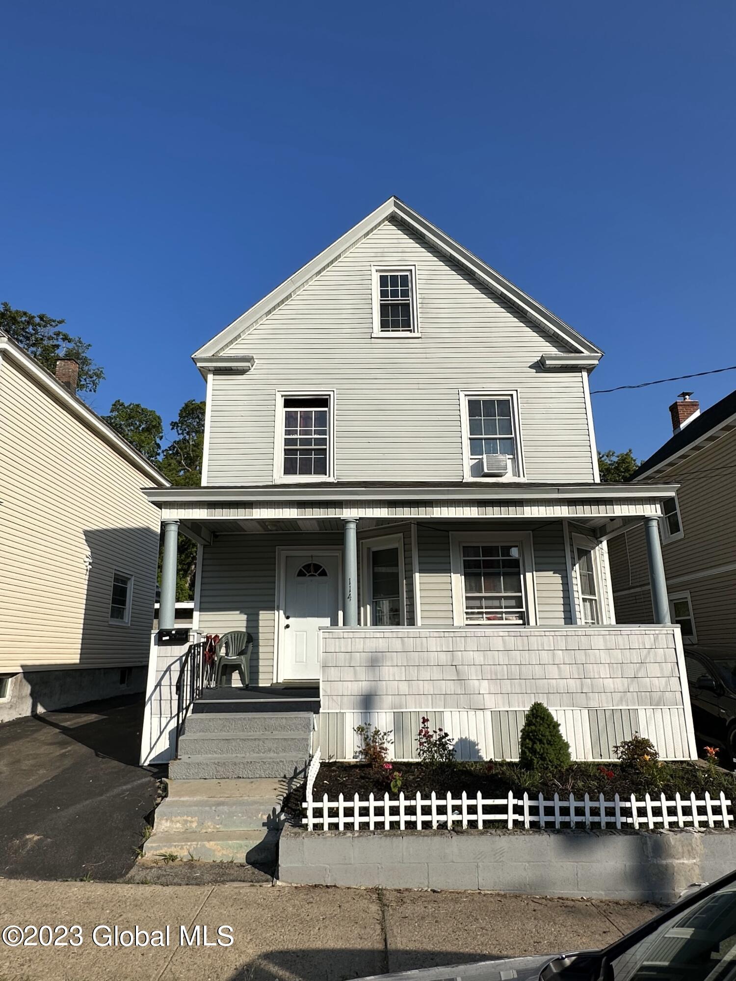 114 Linden Street Schenectady, NY 12304 - Photo 3 of 38 IMG_8169