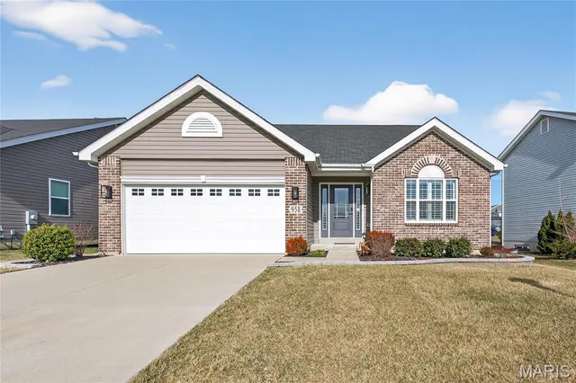 $325,000 | 958 Crestwood Lane, O'Fallon, MO 63366