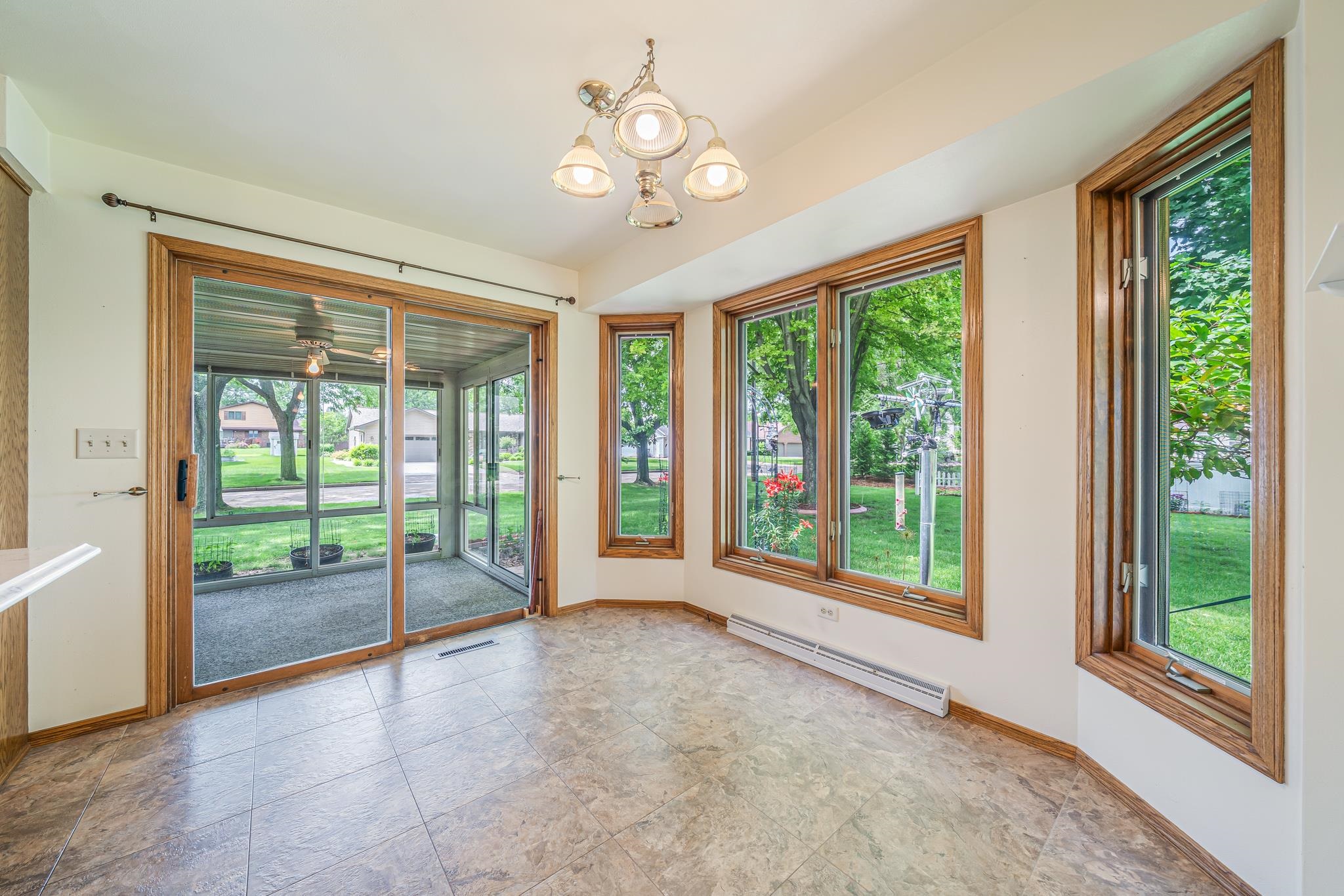 46 Kensington Court Appleton, WI 54915 - Photo 17 of 51