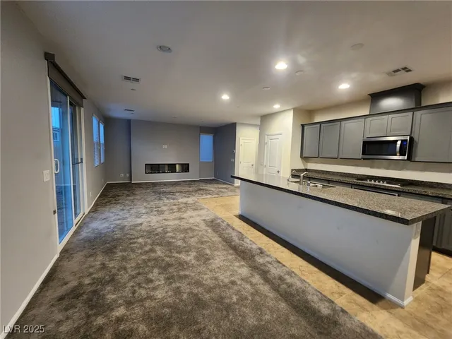 $2,450 | 10384 Bagg Avenue, Las Vegas, NV 89166