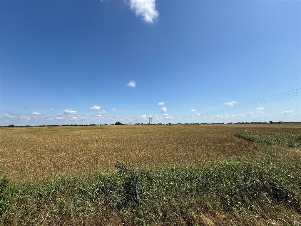 6785 Hoehn Road Valley View, TX 76272 - Photo 2 of 2 a view of an ocean in a field