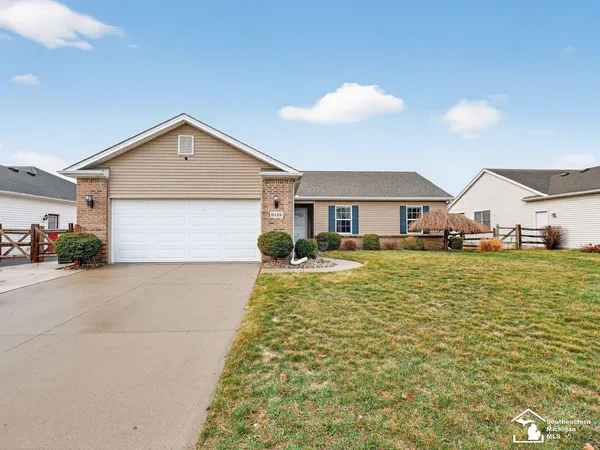 $316,300 | 9135 Village Meadows Drive, Temperance, MI 48182