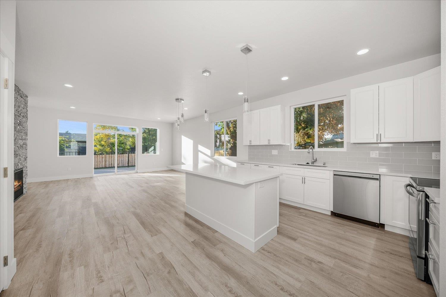 4201 North Silas Road Spokane Valley, WA 99216 - Photo 5 of 31 Gallery Image 5