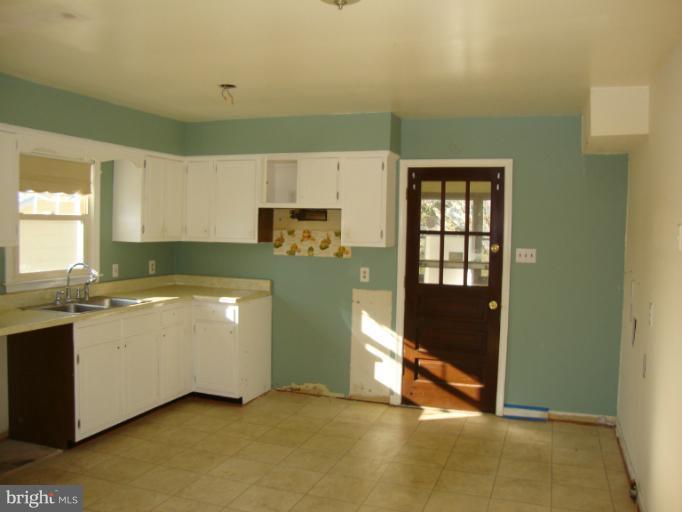 8064 Greenwich Road Catlett, VA 20119 - Photo 11 of 17 Kitchen
