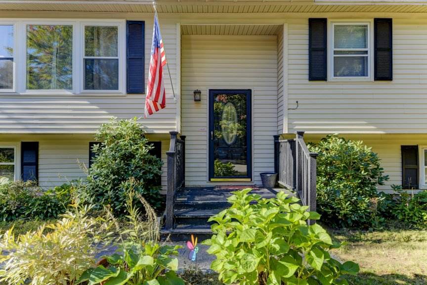 4 Ashwood Drive Rochester, NH 03867 - Photo 2 of 30