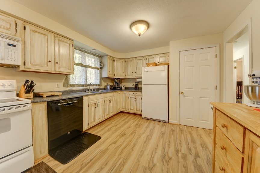 4 Ashwood Drive Rochester, NH 03867 - Photo 7 of 30