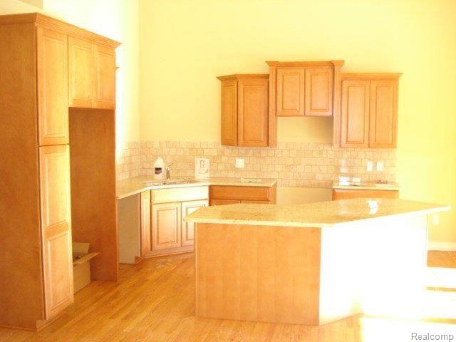 561 Andover Court, Unit 34 Rochester, MI 48306 - Photo 9 of 14 009