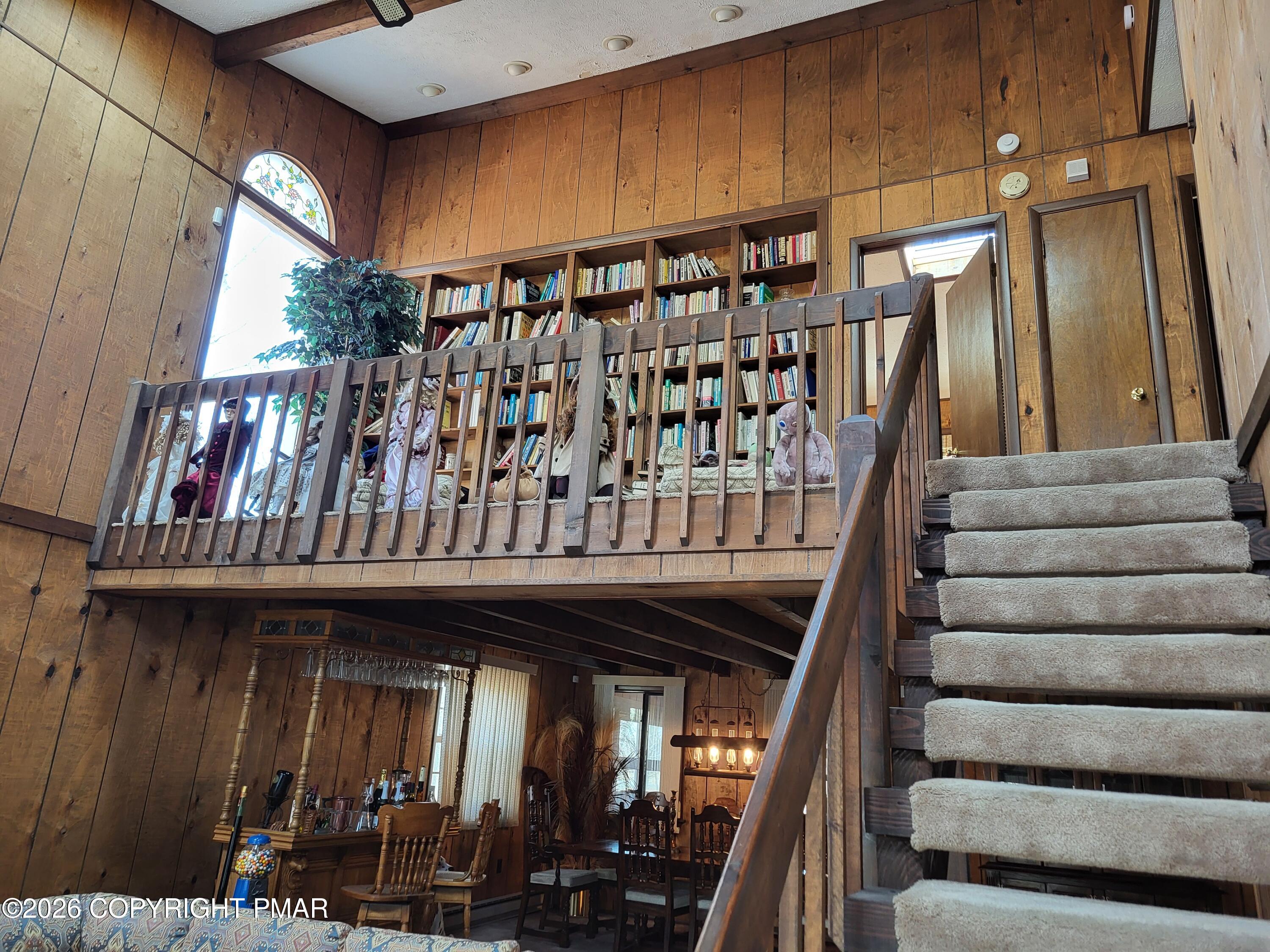 2014 Scarborough Way Bushkill, PA 18324 - Photo 17 of 82 a view of entryway