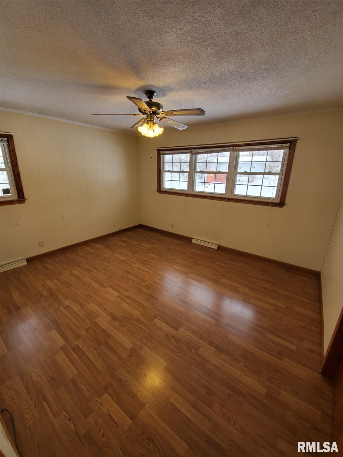 513 Ridgecrest Drive Clinton, IA 52732 - Photo 3 of 14 Gallery Image 3