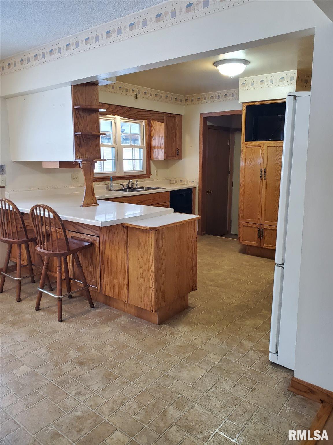 513 Ridgecrest Drive Clinton, IA 52732 - Photo 5 of 14 Gallery Image 5