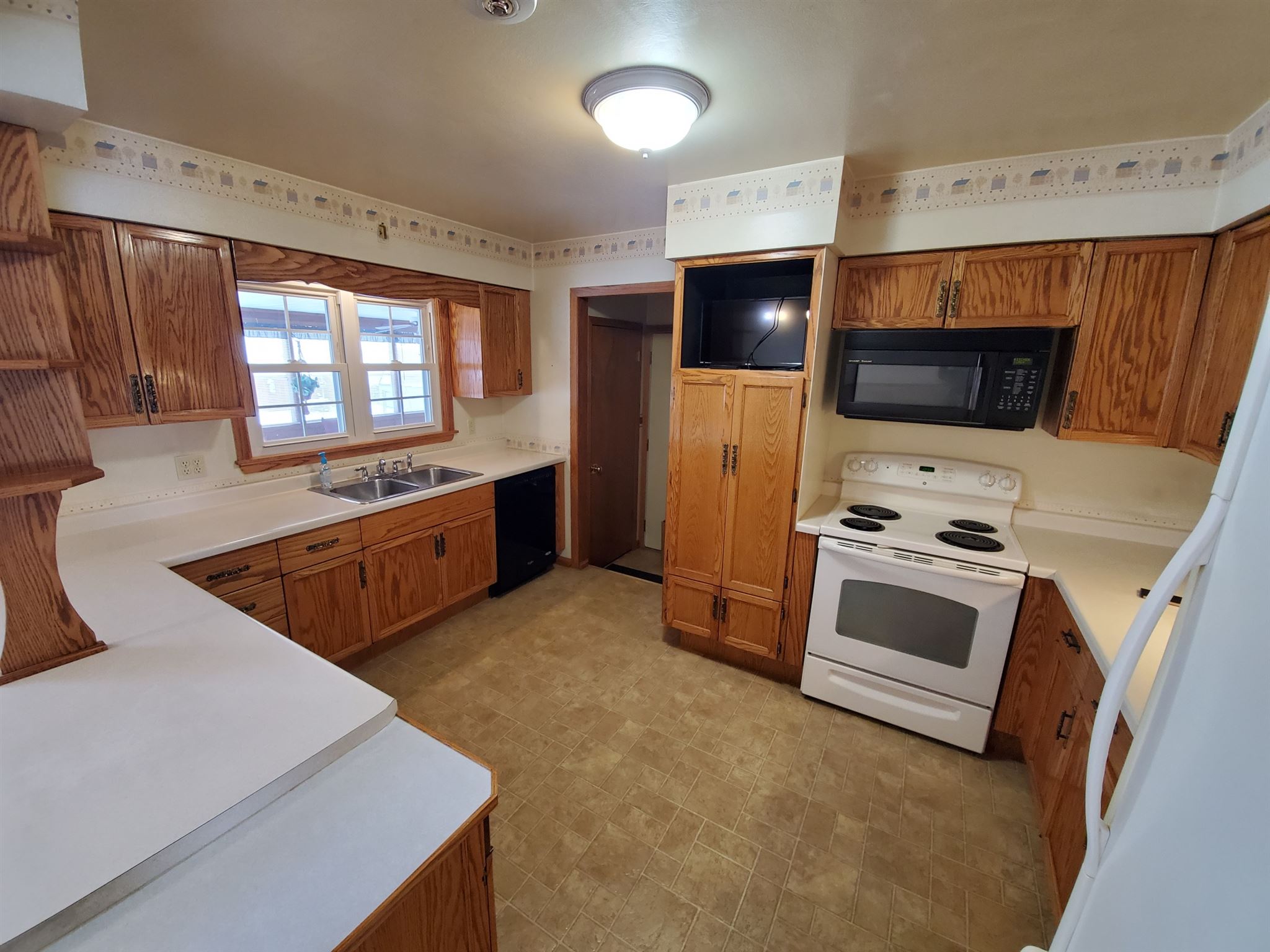 513 Ridgecrest Drive Clinton, IA 52732 - Photo 10 of 14 Gallery Image 10