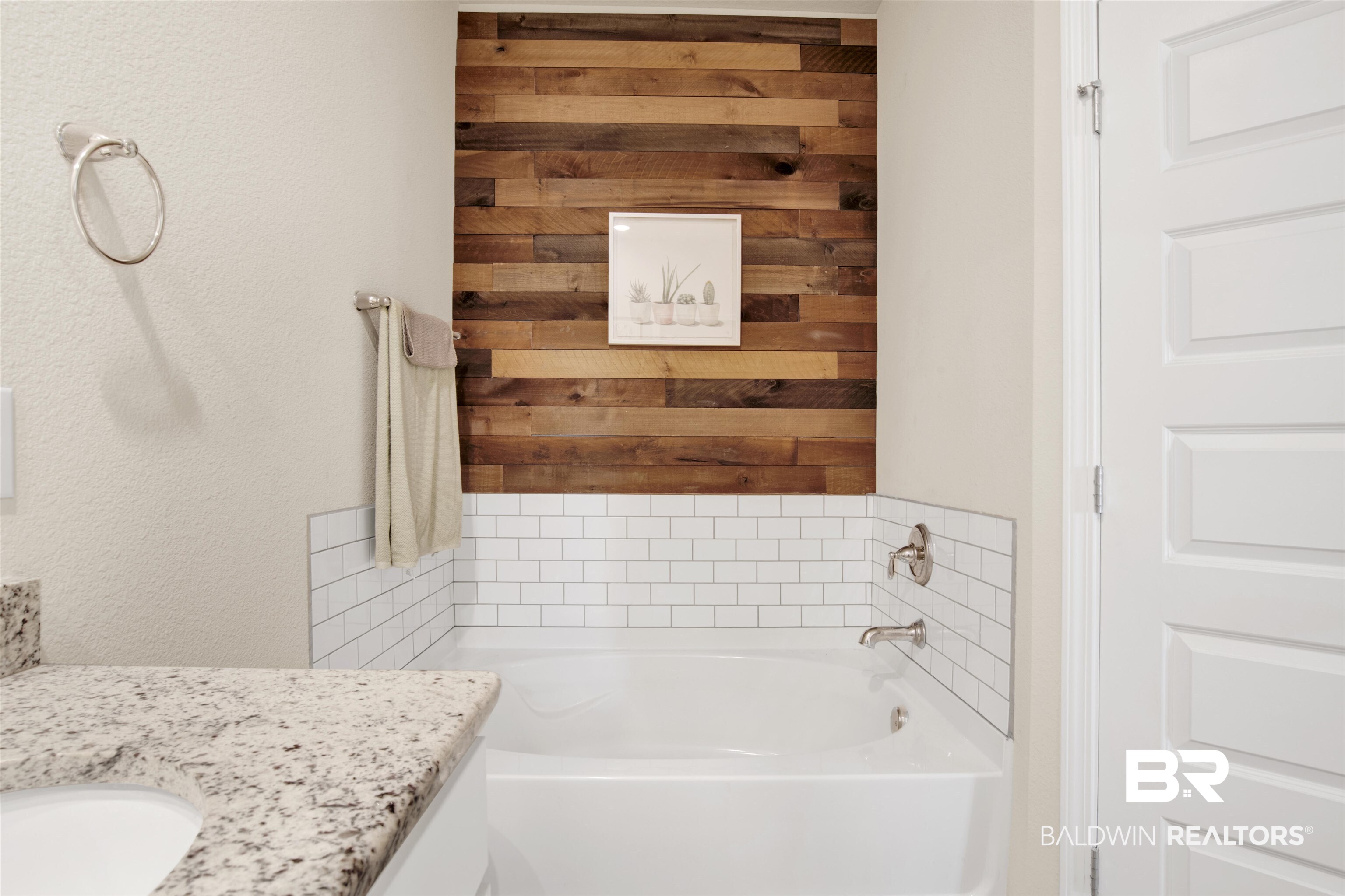 9622 Volterra Avenue Daphne, AL 36526 - Photo 21 of 31 Bathroom featuring a bathtub and vanity