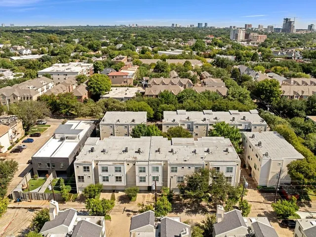 $560,000 | 4315 Holland Avenue, Unit 19, Dallas, TX 75219