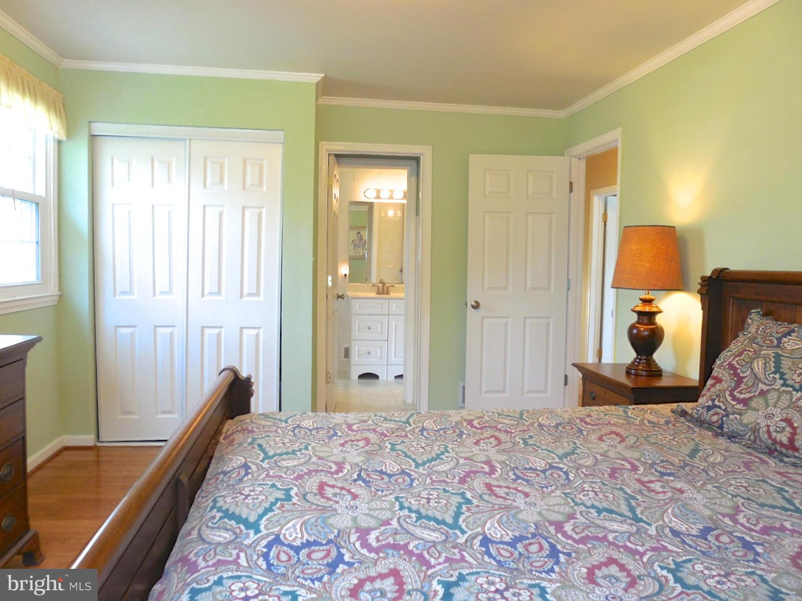16 Felton Road Lutherville-Timonium, MD 21093 - Photo 16 of 30 Access to full bathroom from master bedroom