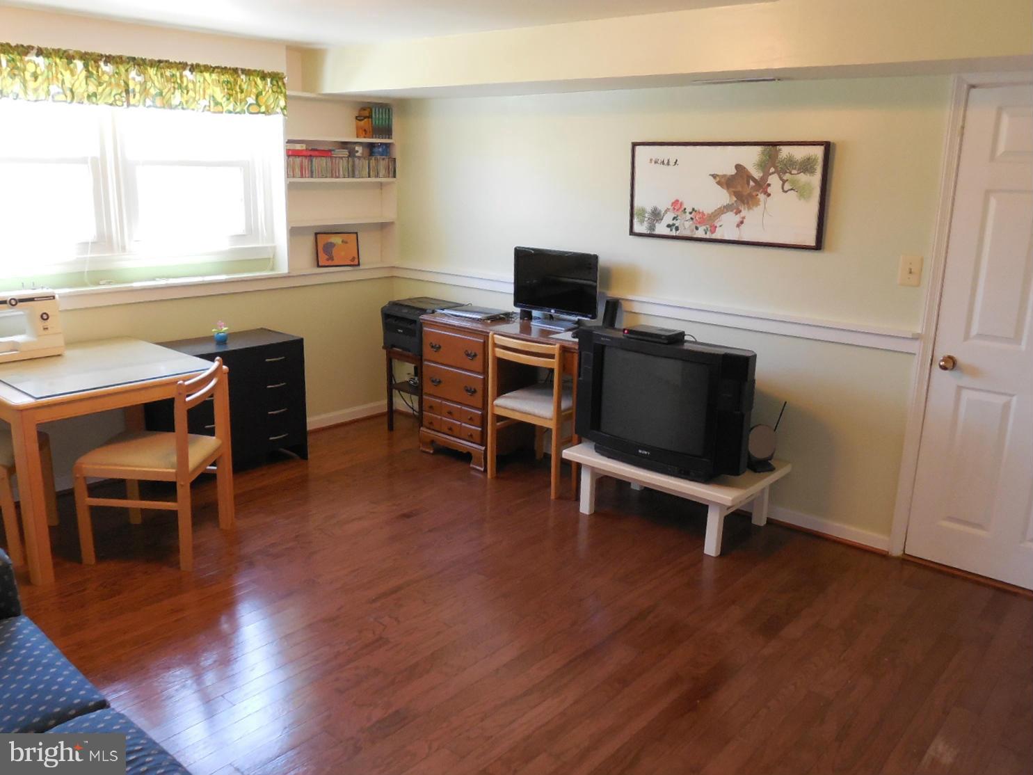 16 Felton Road Lutherville-Timonium, MD 21093 - Photo 23 of 30 Family Room has beautiful wood floors