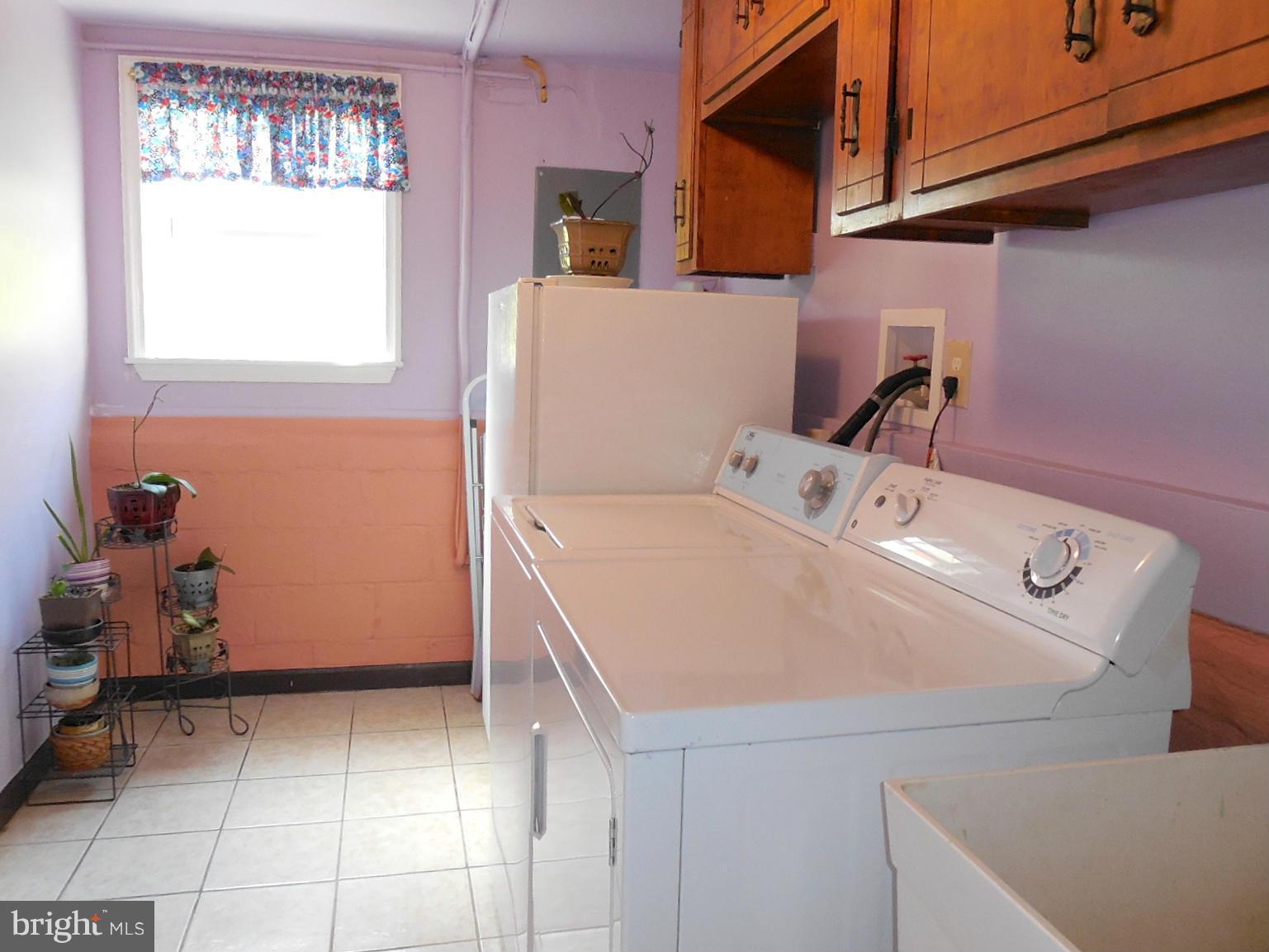 16 Felton Road Lutherville-Timonium, MD 21093 - Photo 26 of 30 Separate laundry room with lots of cabinets